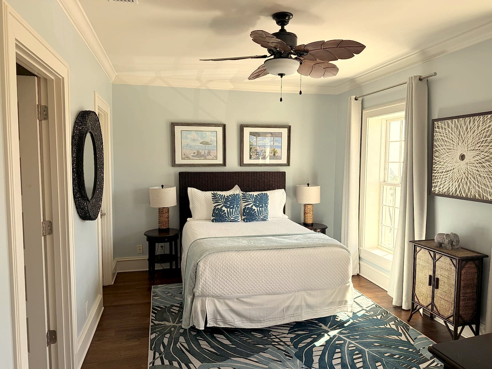 2nd Floor — Queen Bedroom photo 1